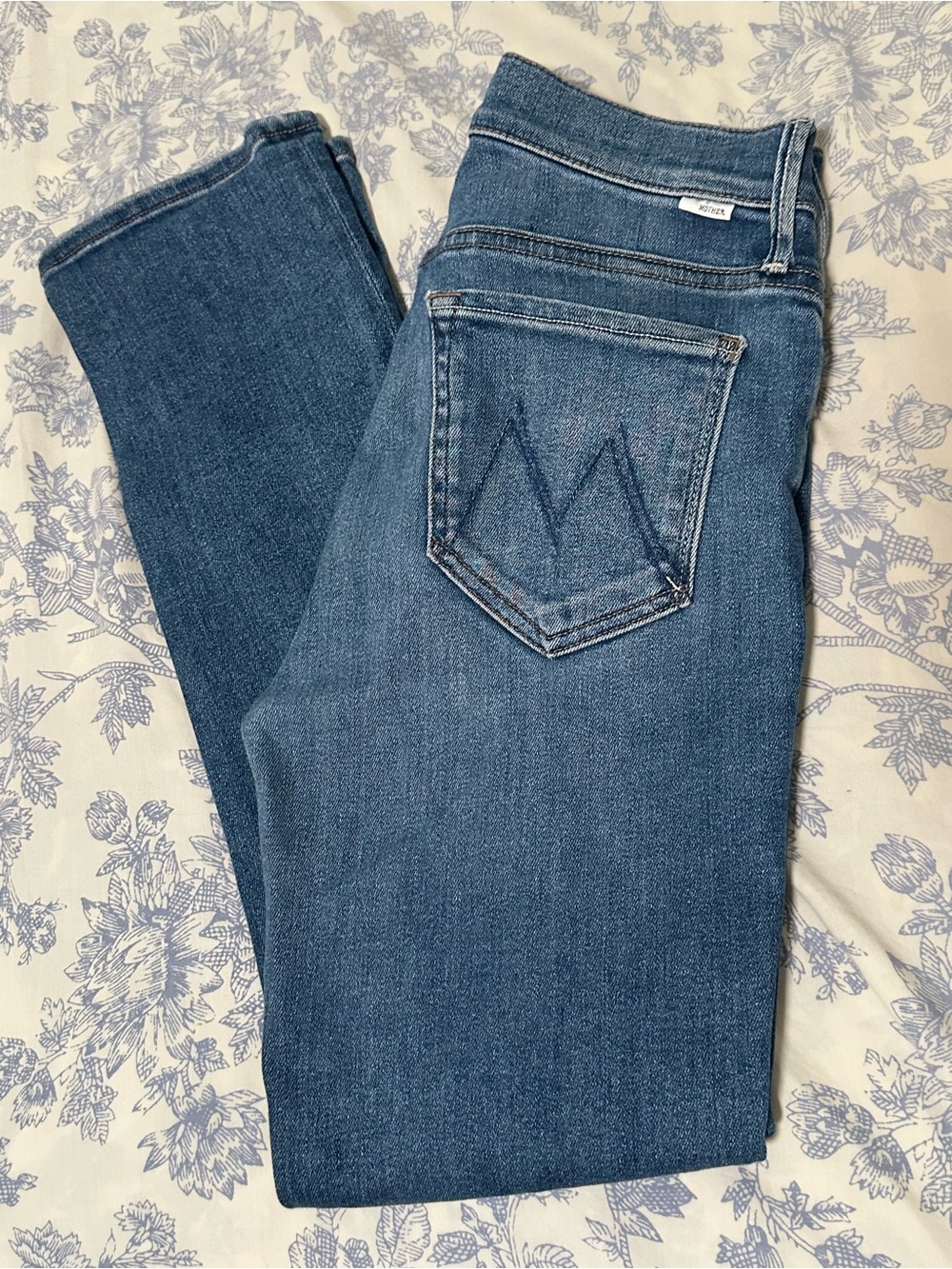 MOTHER Jeans The Mid Rise Dazzler Ankle